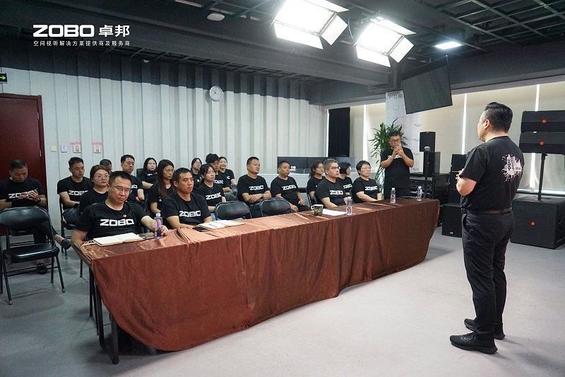 ZOBO卓邦团队观看阅兵：一场声光视讯科技的盛宴，一次团队精神的洗礼
