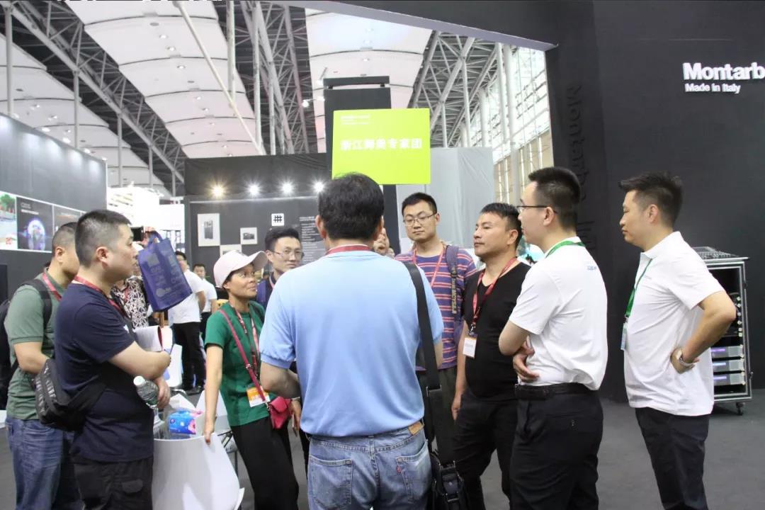 2018广州展 展会首日，现场火爆！快来5.2馆 - F52号为卓邦打CALL！