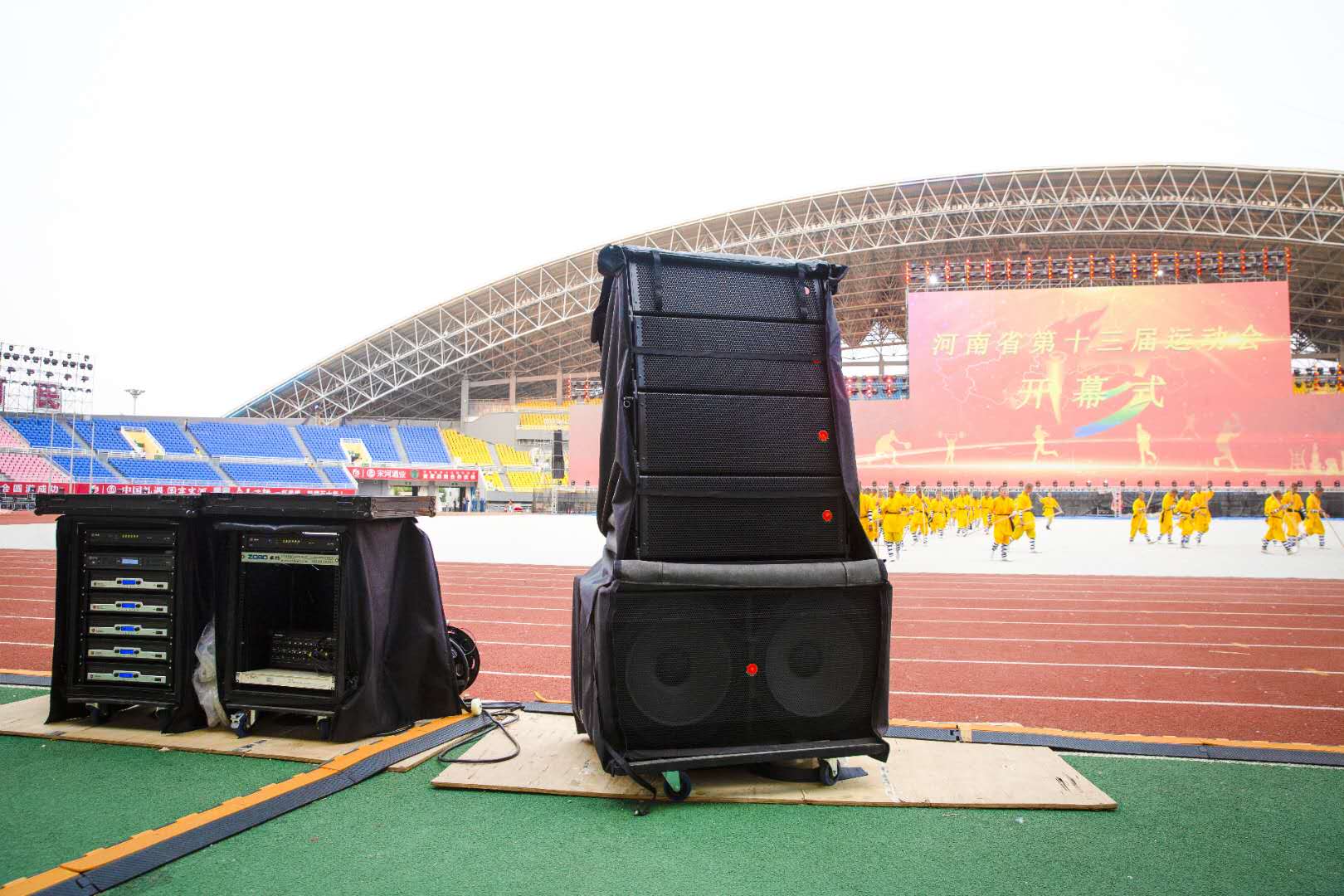 音响设备在体育场中的设计与调试
