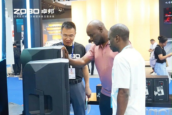 14人潮涌动，新品闪耀!ZOBO卓邦广州展首日引爆行业焦点