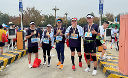 ZOBO卓邦董事长张新峰眉山半马首秀，顺利完赛展企业家风采
