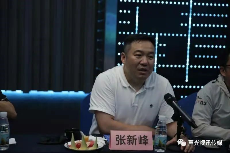 ZOBO董事长张新峰作为声光视讯行业联盟代表赴豫芒温暖灾区，传递爱心